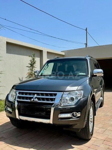 Mitsubishi Pajero-1