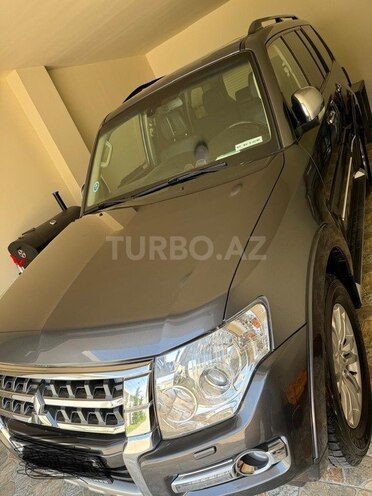 Mitsubishi Pajero-9