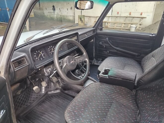 LADA (VAZ) 2107-2