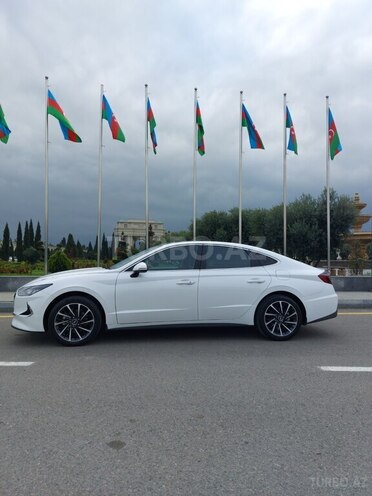 Hyundai Sonata-16