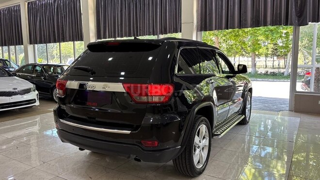 Jeep Grand Cherokee-5