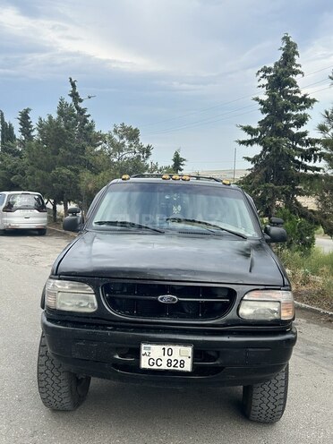 Ford Explorer-1
