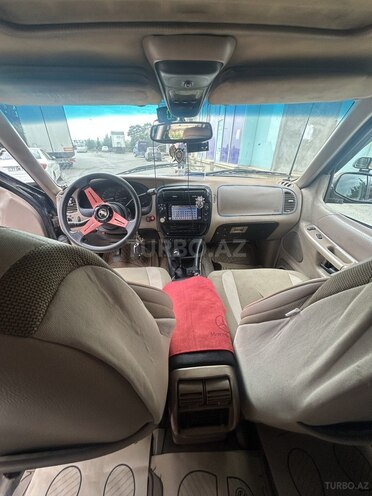 Ford Explorer-7