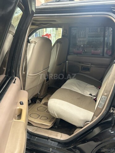 Ford Explorer-8