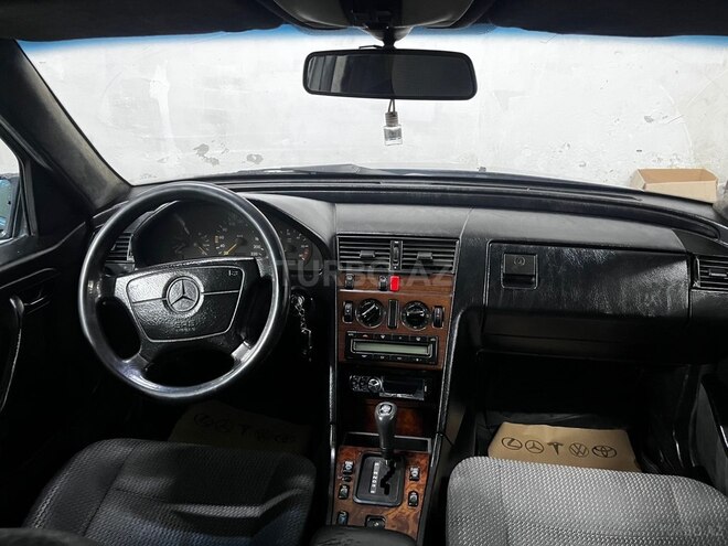 Mercedes C 220-2