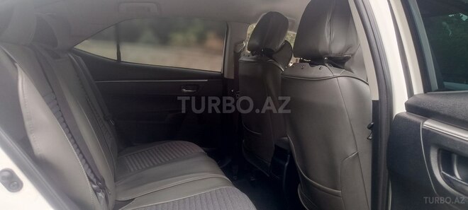 Toyota Corolla-11