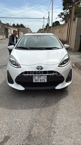 Toyota Aqua-1