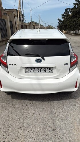 Toyota Aqua-2