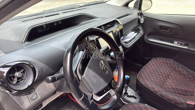 Toyota Aqua-7