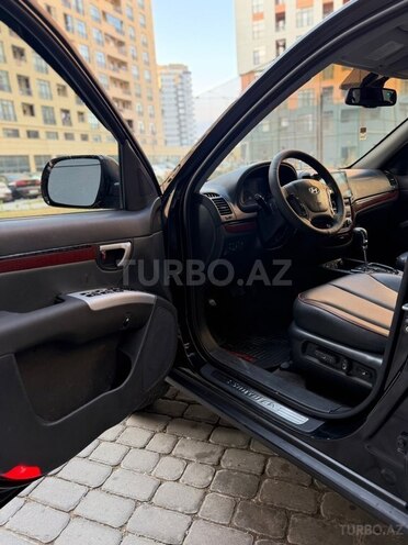 Hyundai Santa Fe-13