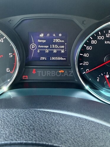 Kia Carnival-9