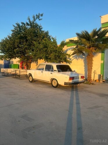 LADA (VAZ) 2107-2