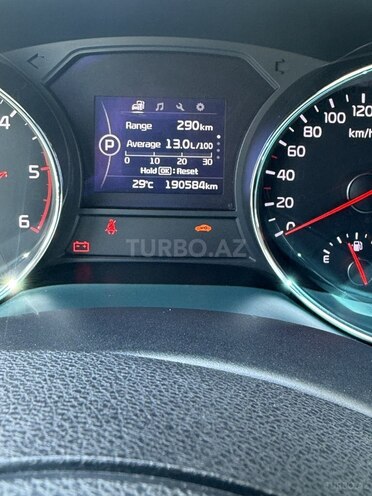 Kia Carnival-6