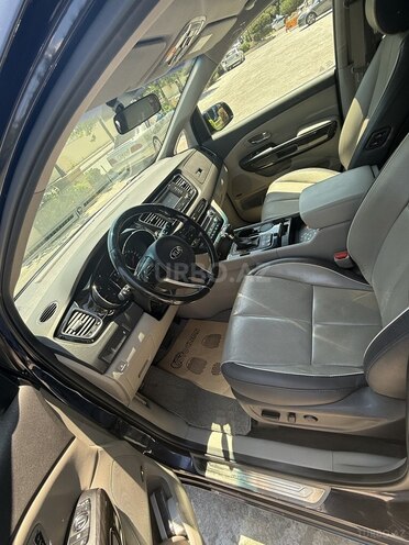 Kia Carnival-16