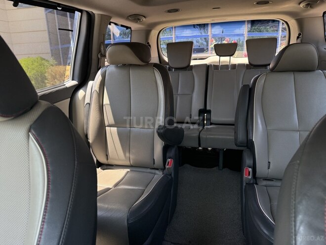 Kia Carnival-7