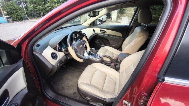 Chevrolet Cruze-15