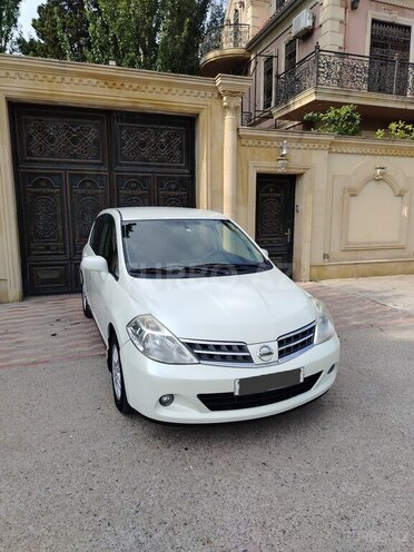 Nissan Tiida-1