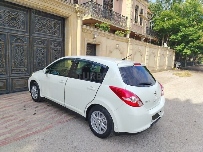 Nissan Tiida-6