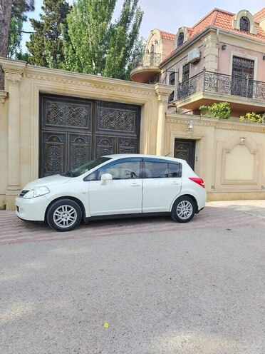 Nissan Tiida-10