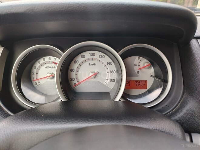 Nissan Tiida-18