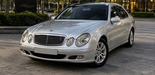 Mercedes E 200-1