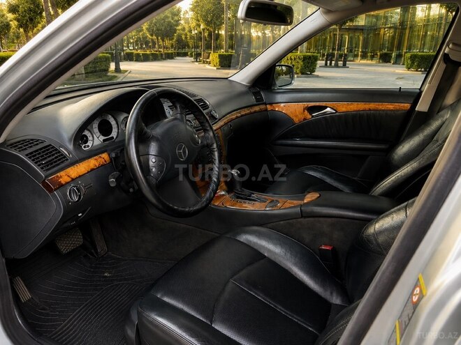 Mercedes E 200-3