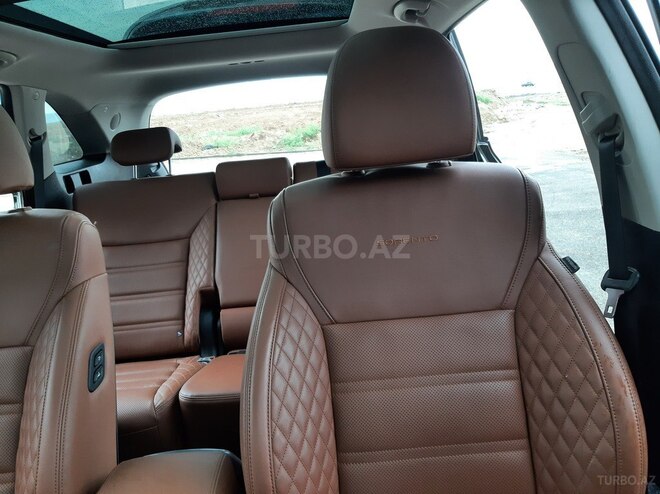 Kia Sorento-14