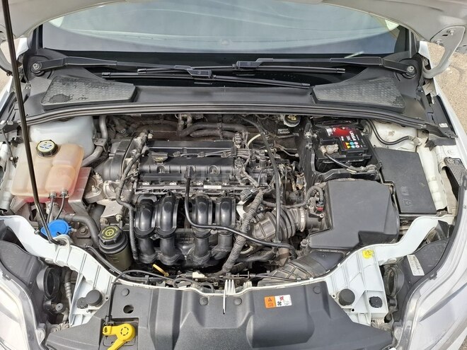 Ford Focus-13