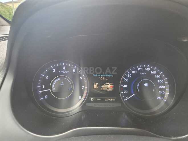 Hyundai Grandeur-8