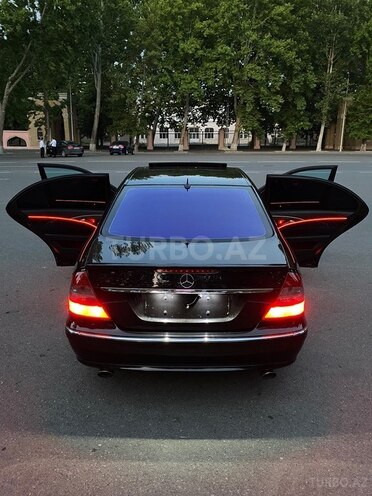 Mercedes E 280-17