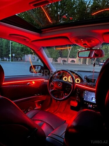Mercedes E 280-10