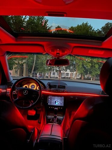 Mercedes E 280-9