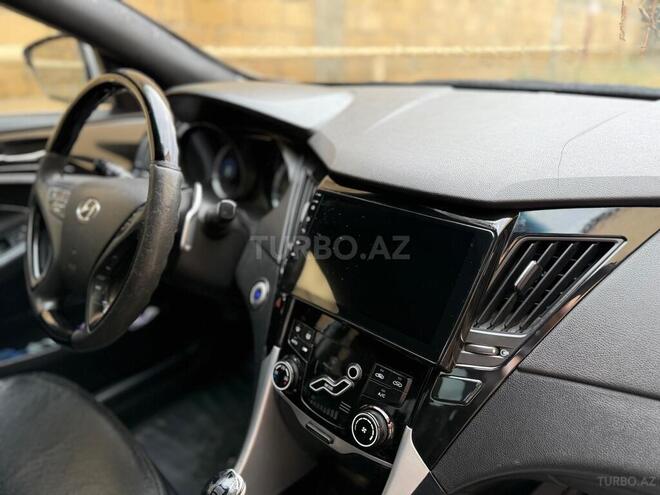 Hyundai Sonata-11