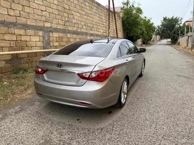 Hyundai Sonata-5