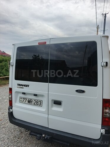 Ford Transit-4