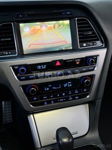 Hyundai Sonata-19