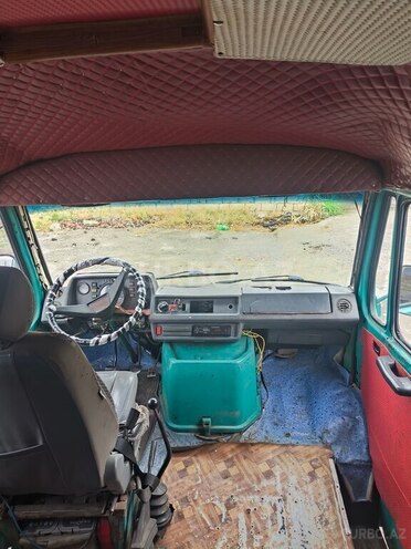 Mercedes 208 D-2