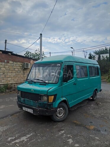 Mercedes 208 D-5