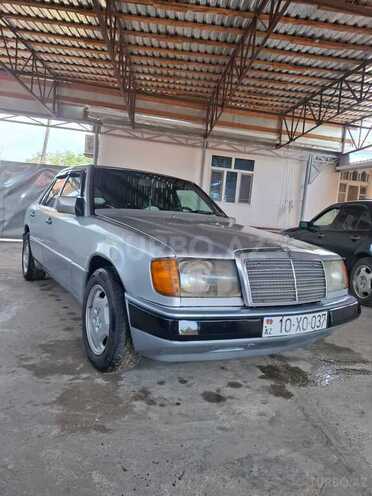 Mercedes 200 D-1