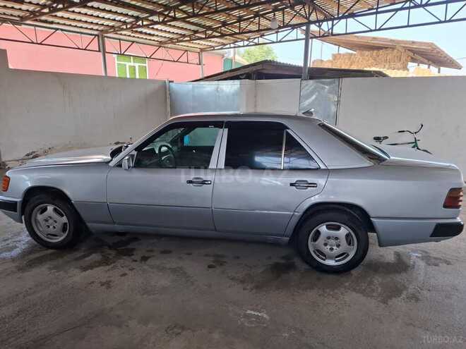 Mercedes 200 D-4