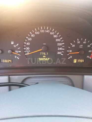 Mercedes E 240-7