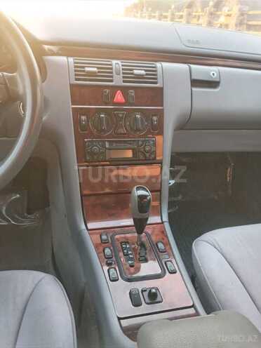 Mercedes E 240-8
