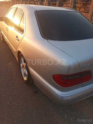 Mercedes E 240-10