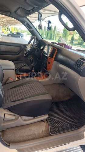 Toyota Land Cruiser-17