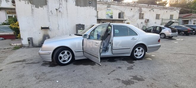 Mercedes E 220-5