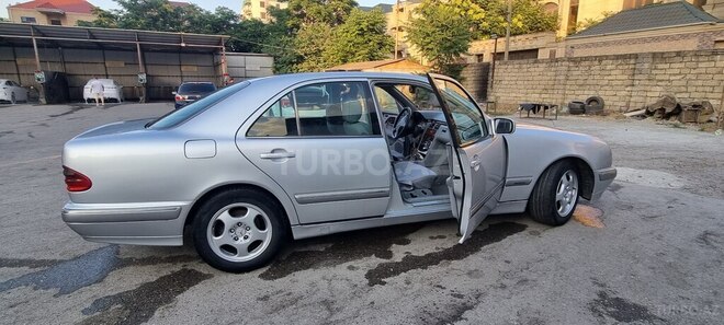 Mercedes E 220-4