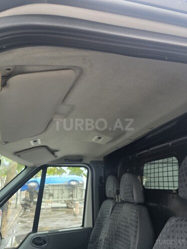 Ford Transit-17