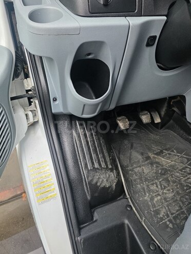 Ford Transit-18