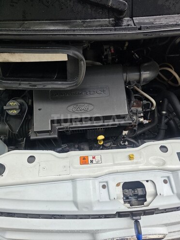 Ford Transit-15