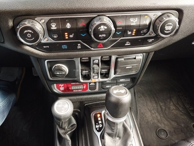 Jeep Wrangler-16